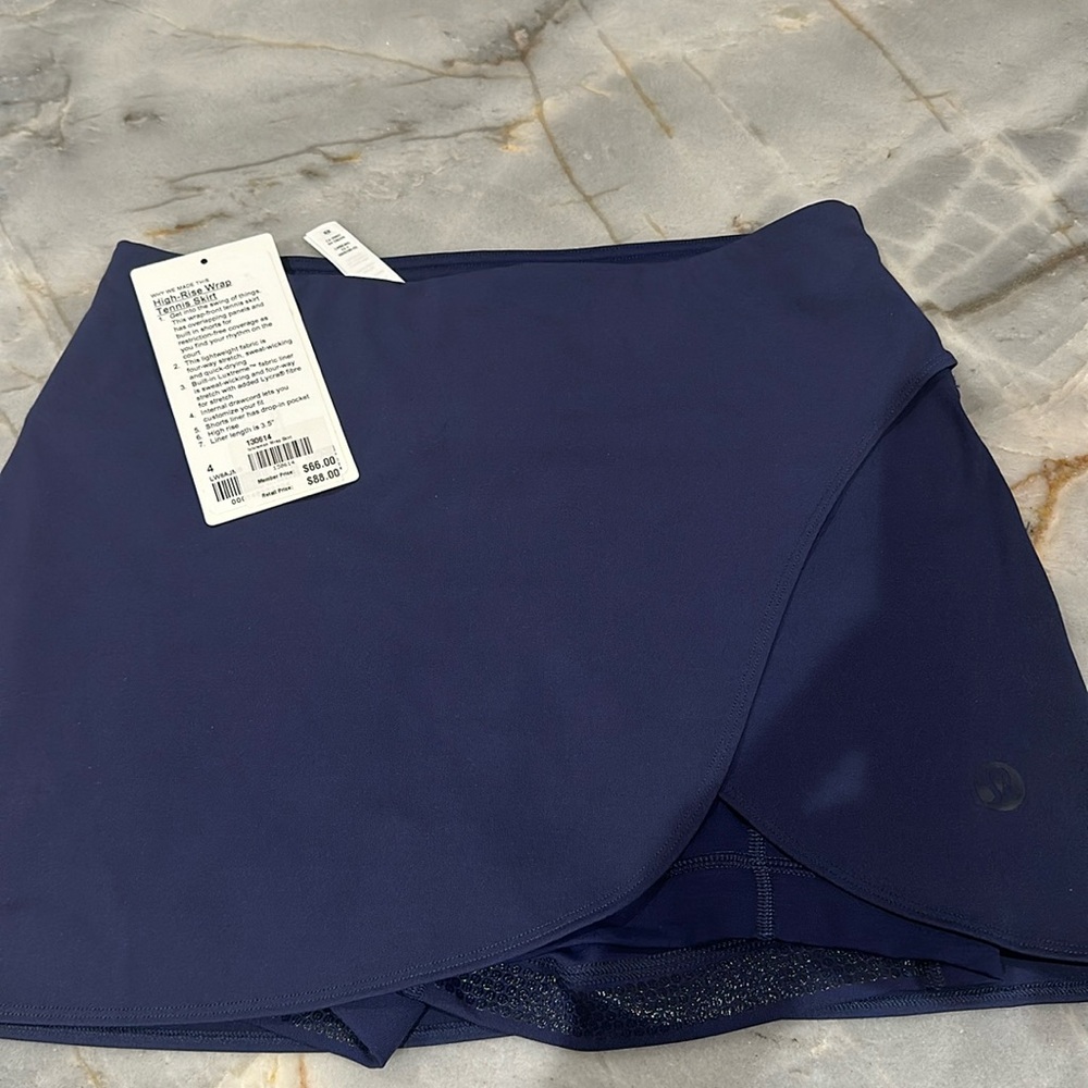 Lululemon high rise wrap tennis skirt size 4 navy blue